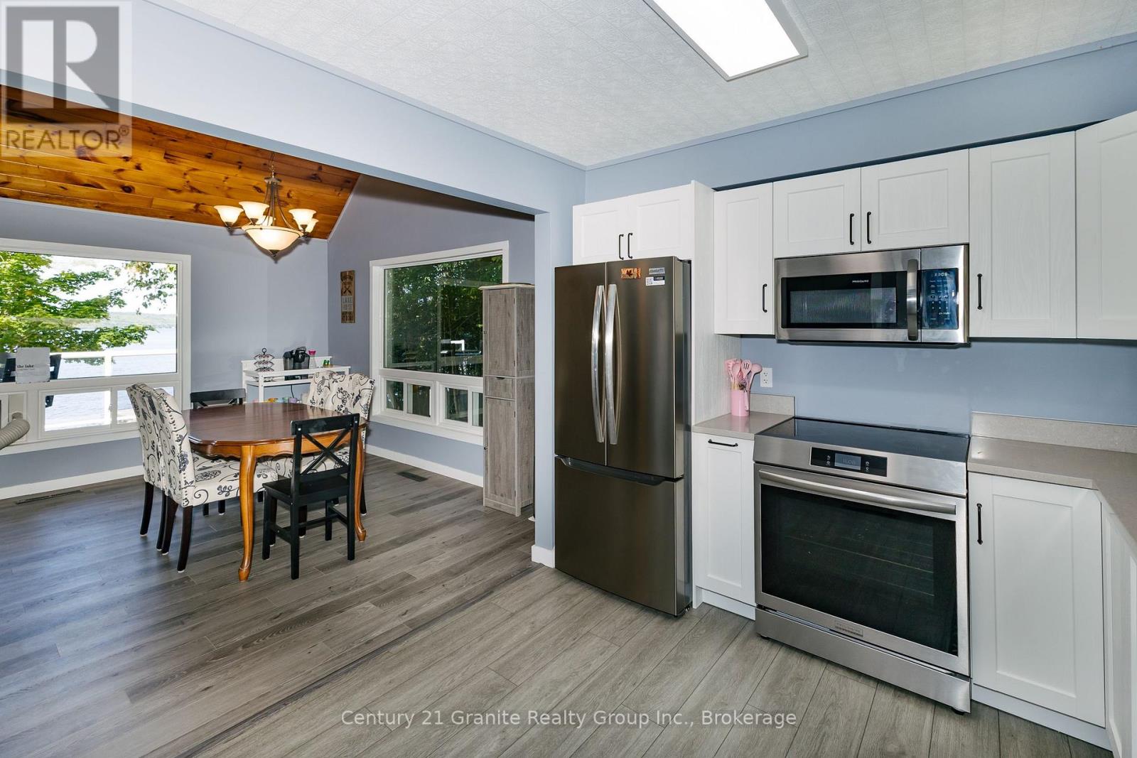 2347 Kashagawigamog Lake Road, Minden Hills, Ontario  K0M 2K0 - Photo 6 - X12834856