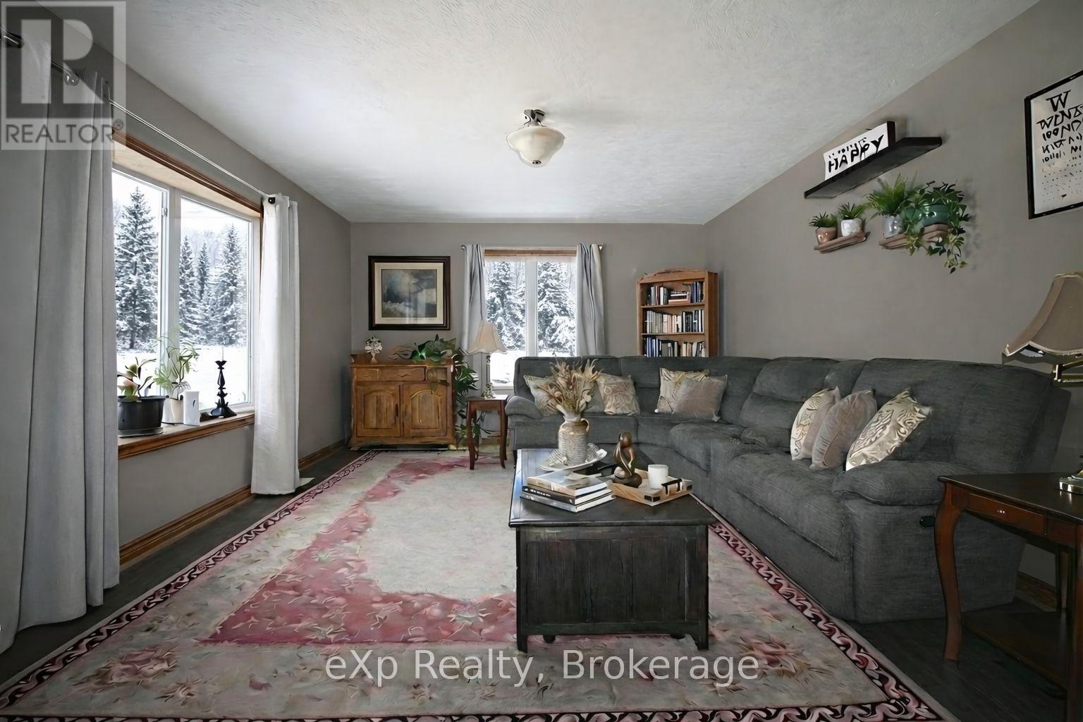 585206 10a Side Road, Grey Highlands, Ontario  K7S 3G7 - Photo 4 - X12834912