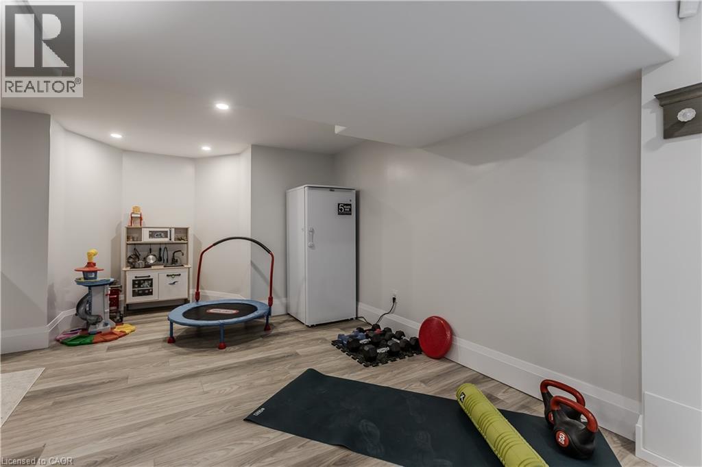 8 Mapleside Avenue, Hamilton, Ontario  L8P 3Y5 - Photo 27 - 40808564