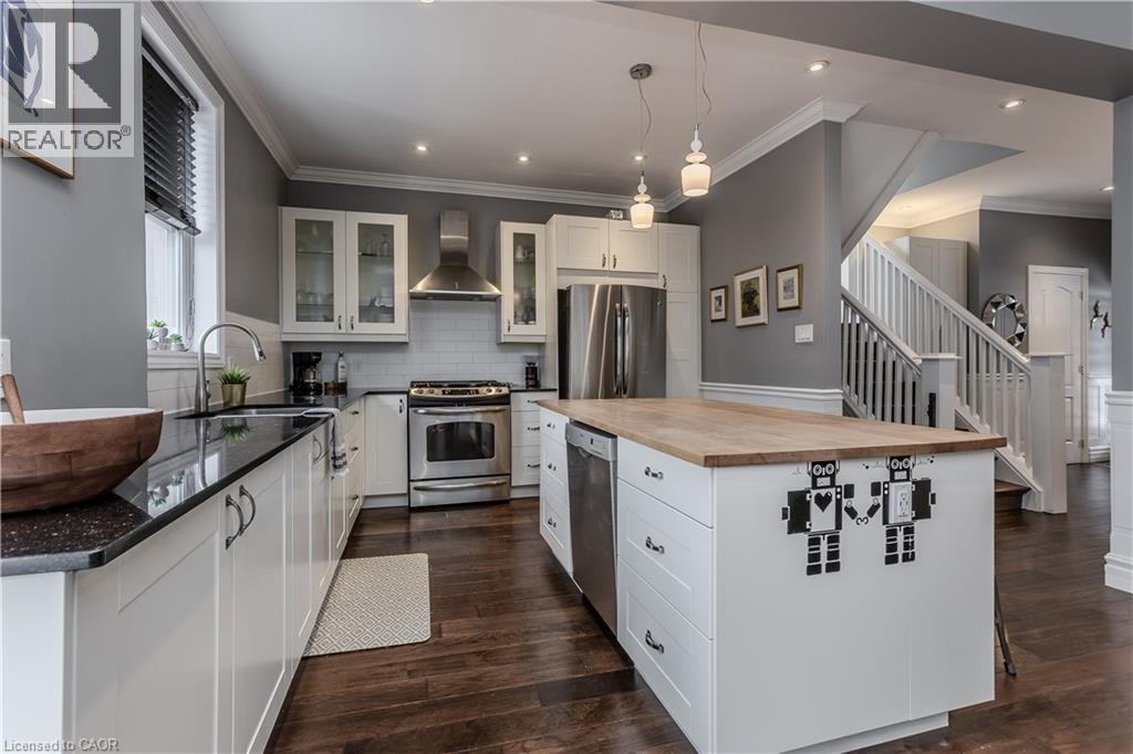 8 Mapleside Avenue, Hamilton, Ontario  L8P 3Y5 - Photo 6 - 40808564