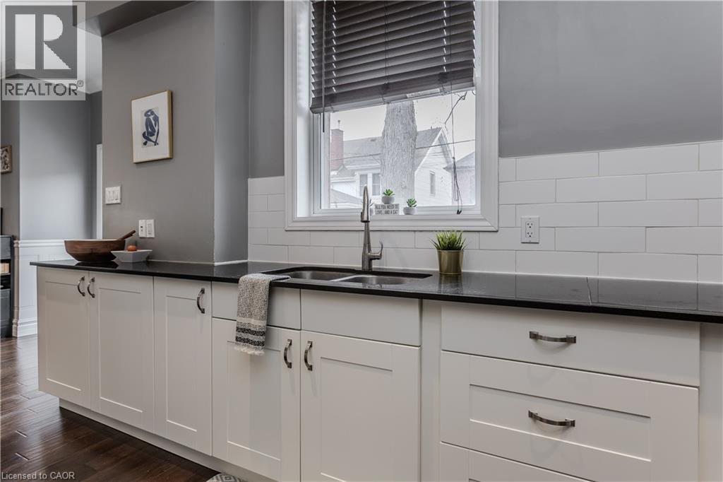 8 Mapleside Avenue, Hamilton, Ontario  L8P 3Y5 - Photo 7 - 40808564