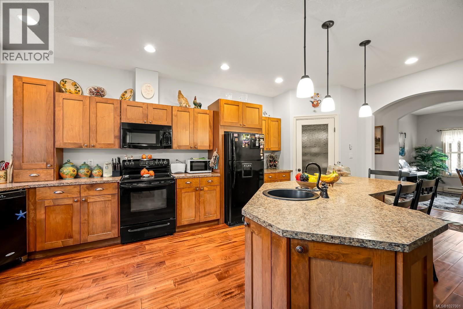 1400 Trillium Dr, Comox, British Columbia  V9M 1A4 - Photo 11 - 1027001