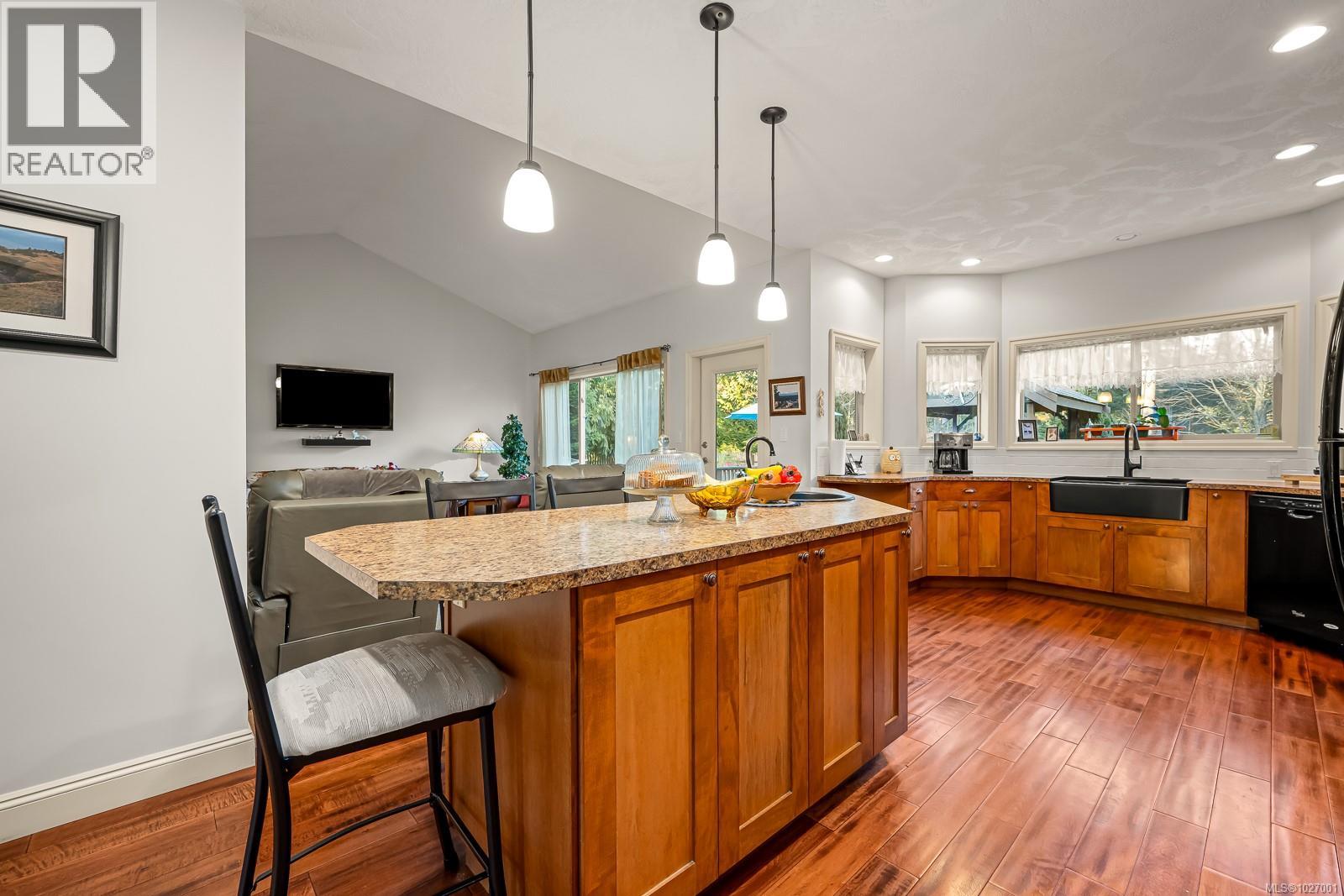 1400 Trillium Dr, Comox, British Columbia  V9M 1A4 - Photo 18 - 1027001