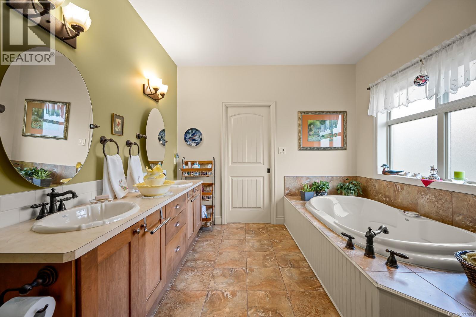 1400 Trillium Dr, Comox, British Columbia  V9M 1A4 - Photo 25 - 1027001