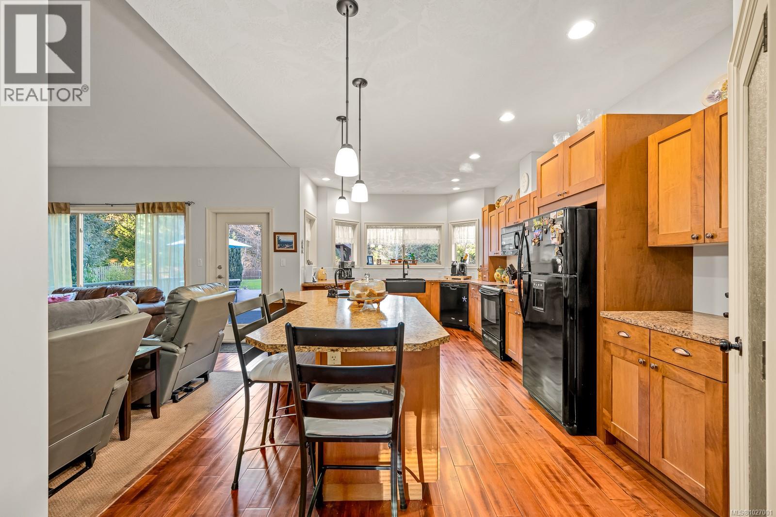 1400 Trillium Dr, Comox, British Columbia  V9M 1A4 - Photo 8 - 1027001