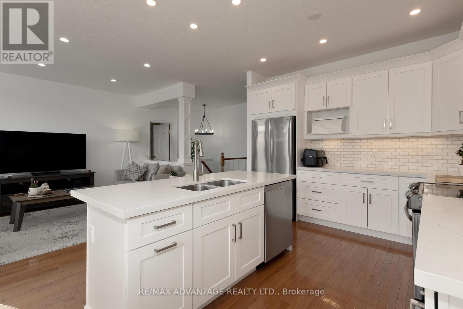 477 Blue Jay Drive, London North, Ontario  N5X 4K7 - Photo 15 - X12834638