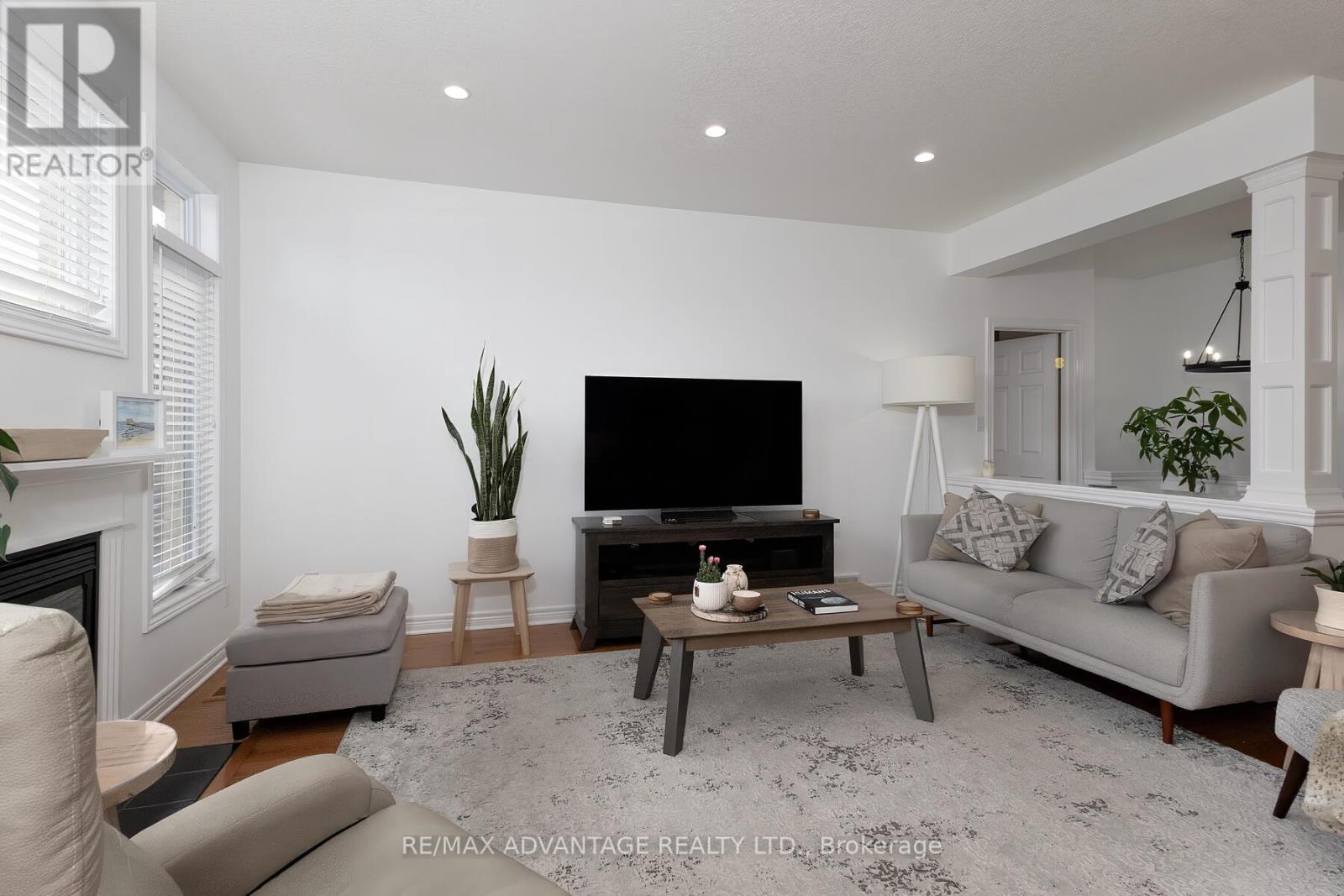 477 Blue Jay Drive, London North, Ontario  N5X 4K7 - Photo 8 - X12834638