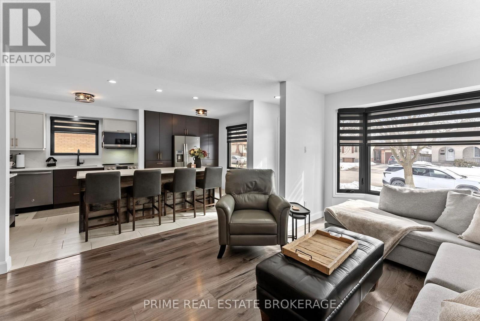 484 Ferndale Avenue, London South, Ontario  N6C 2Z1 - Photo 4 - X12834904