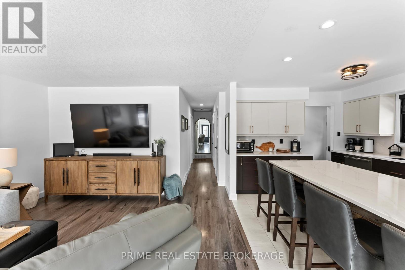 484 Ferndale Avenue, London South, Ontario  N6C 2Z1 - Photo 6 - X12834904