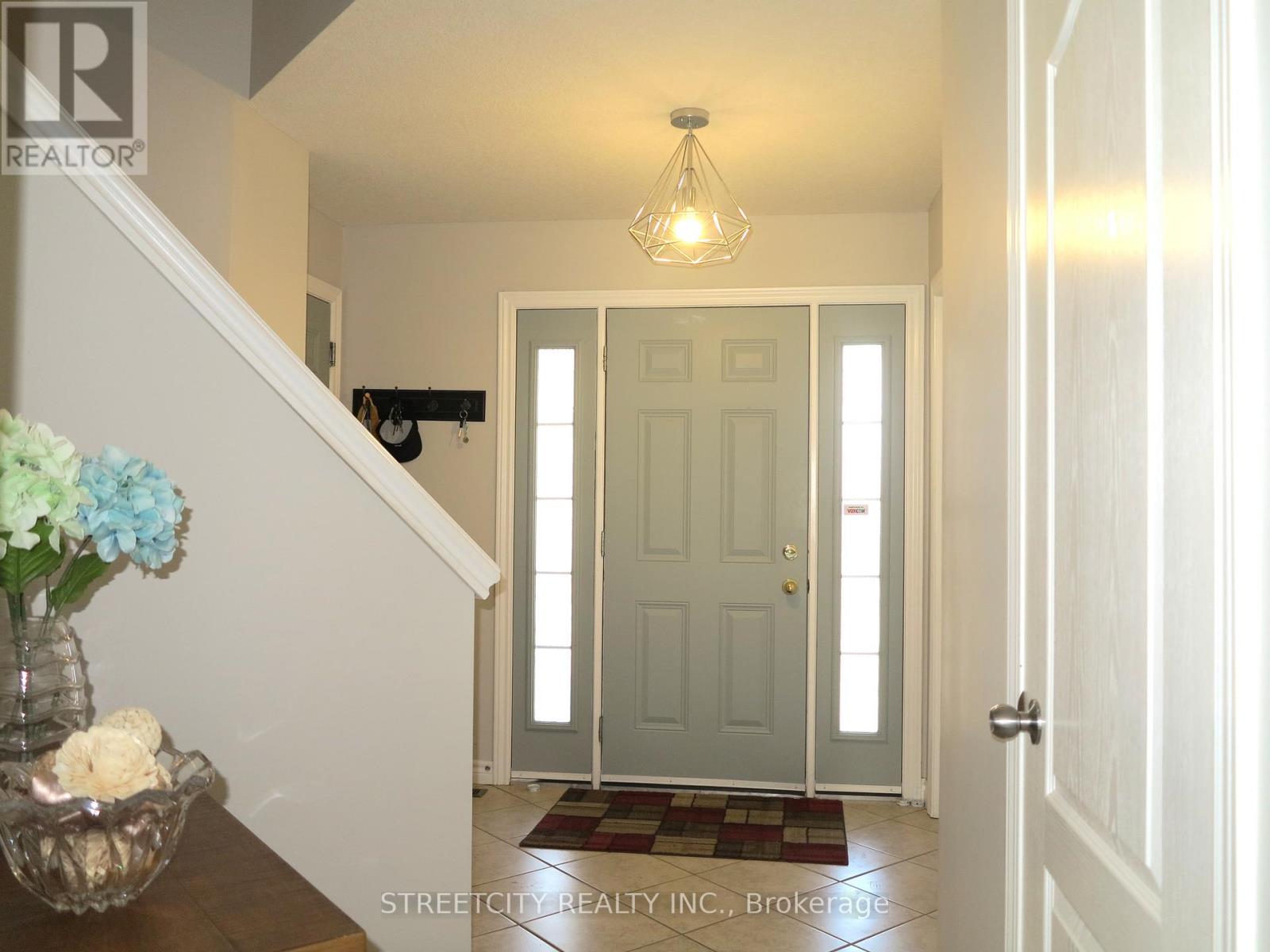 1533 Healy Road, London North, Ontario  N6G 5P4 - Photo 3 - X12834908