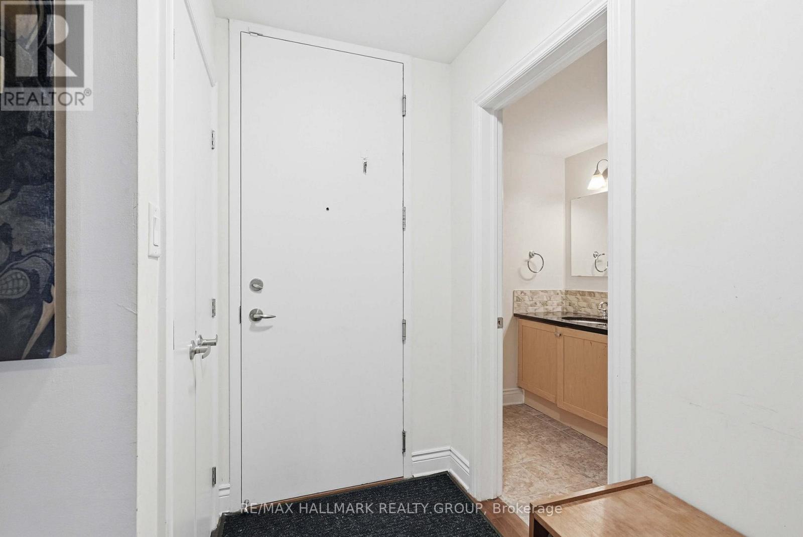 310 - 323 Winona Avenue, Ottawa, Ontario  K1Z 5H3 - Photo 4 - X12834648