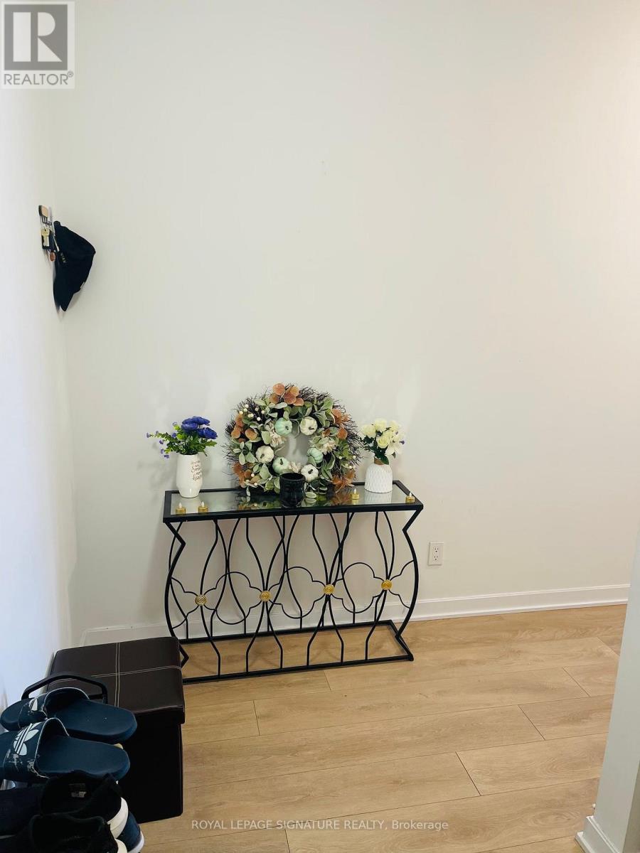 301 - 38 Forest Manor Road, Toronto, Ontario  M2J 1M1 - Photo 8 - C12828920