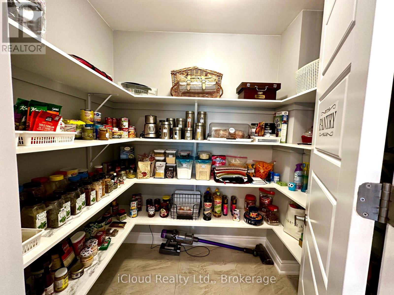 56 Esther Crescent, Thorold, Ontario  L3B 0G2 - Photo 11 - X12450499