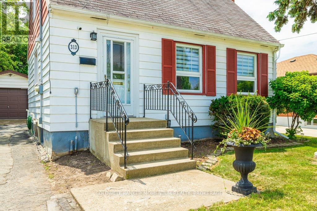 313 Highland Avenue, Fort Erie (Central), Ontario  L2A 2Y1 - Photo 3 - X12834830