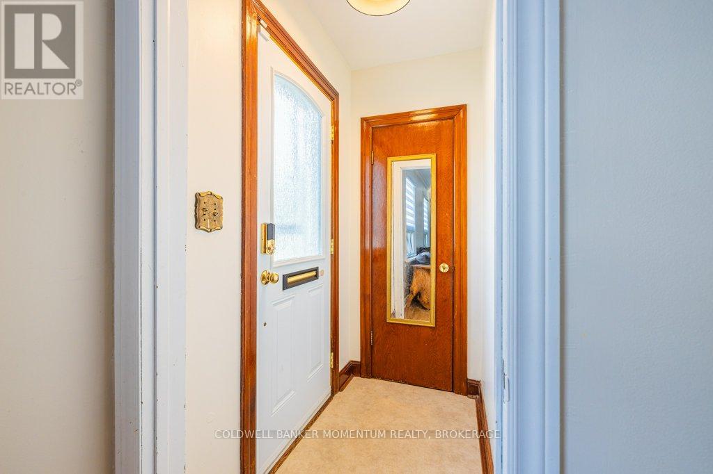 313 Highland Avenue, Fort Erie (Central), Ontario  L2A 2Y1 - Photo 4 - X12834830