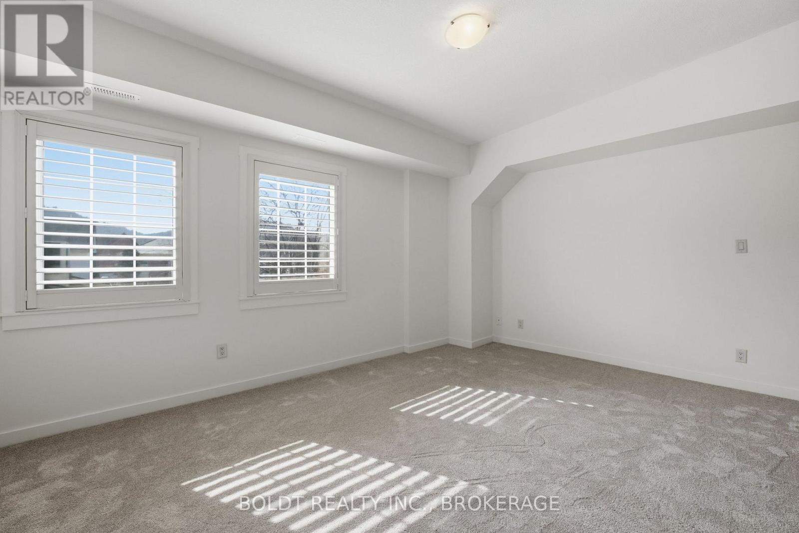 8 - 49 Ontario Street, Grimsby, Ontario  L3M 3H2 - Photo 16 - X12834842