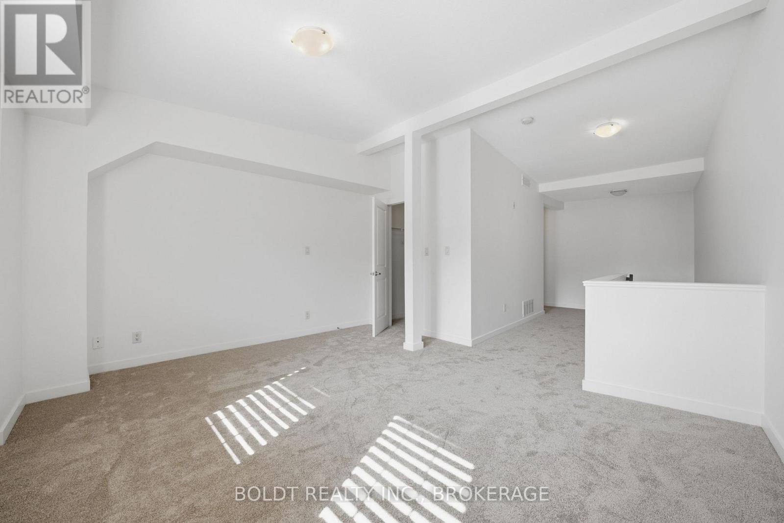 8 - 49 Ontario Street, Grimsby, Ontario  L3M 3H2 - Photo 17 - X12834842