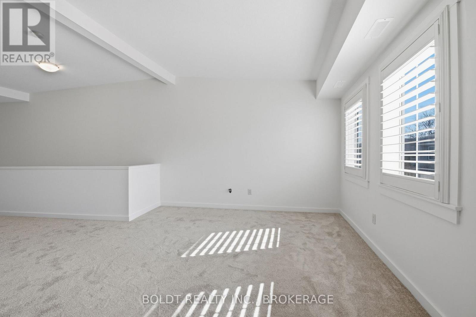 8 - 49 Ontario Street, Grimsby, Ontario  L3M 3H2 - Photo 18 - X12834842