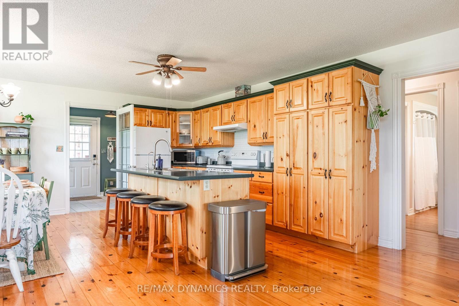 1301 East West Line, Niagara-On-The-Lake (River), Ontario  L0S 1J0 - Photo 6 - X12834858