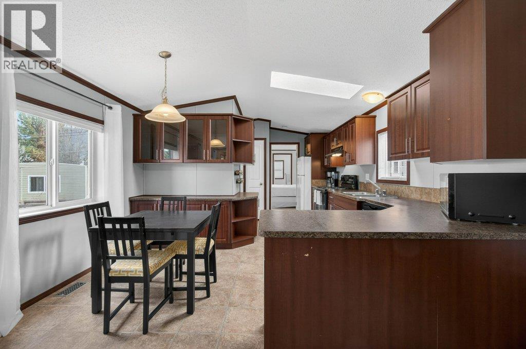 3350 10 Avenue Ne Unit# 39, Salmon Arm, British Columbia  V1E 1J6 - Photo 5 - 10375317