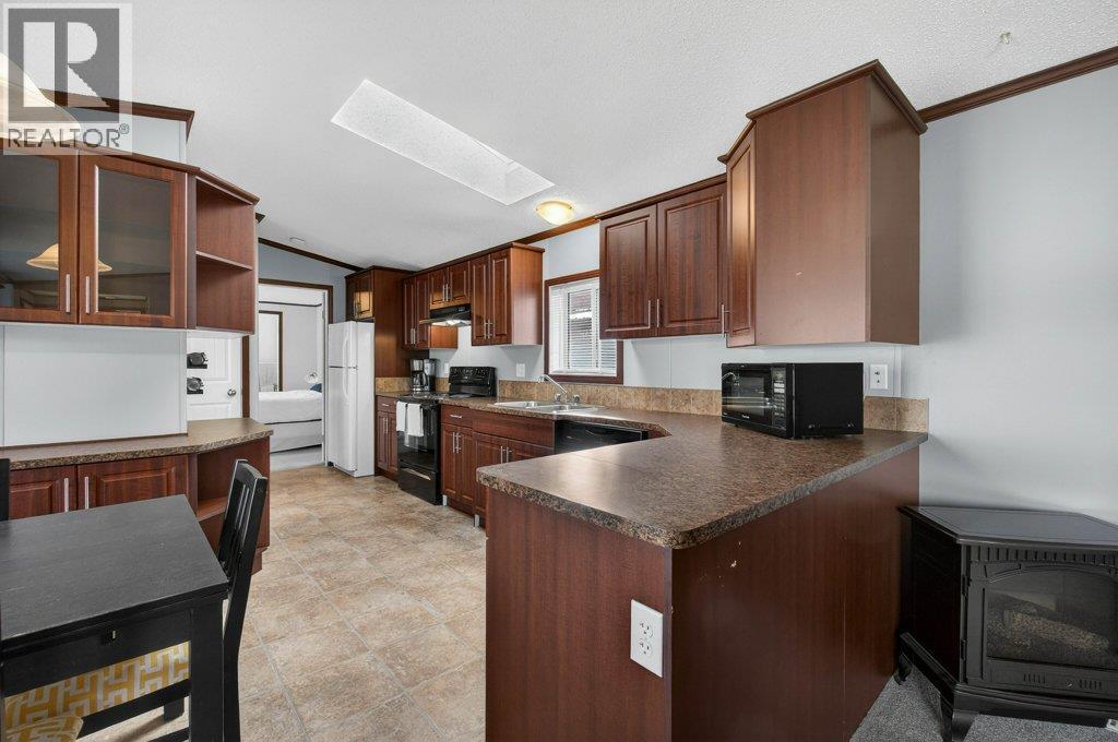 3350 10 Avenue Ne Unit# 39, Salmon Arm, British Columbia  V1E 1J6 - Photo 6 - 10375317