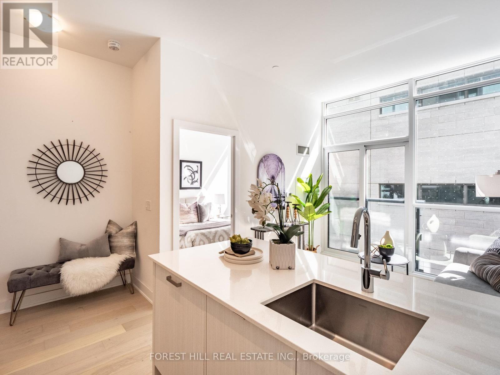 202 - 181 Bedford Road, Toronto, Ontario  M5R 0A5 - Photo 17 - C12834686