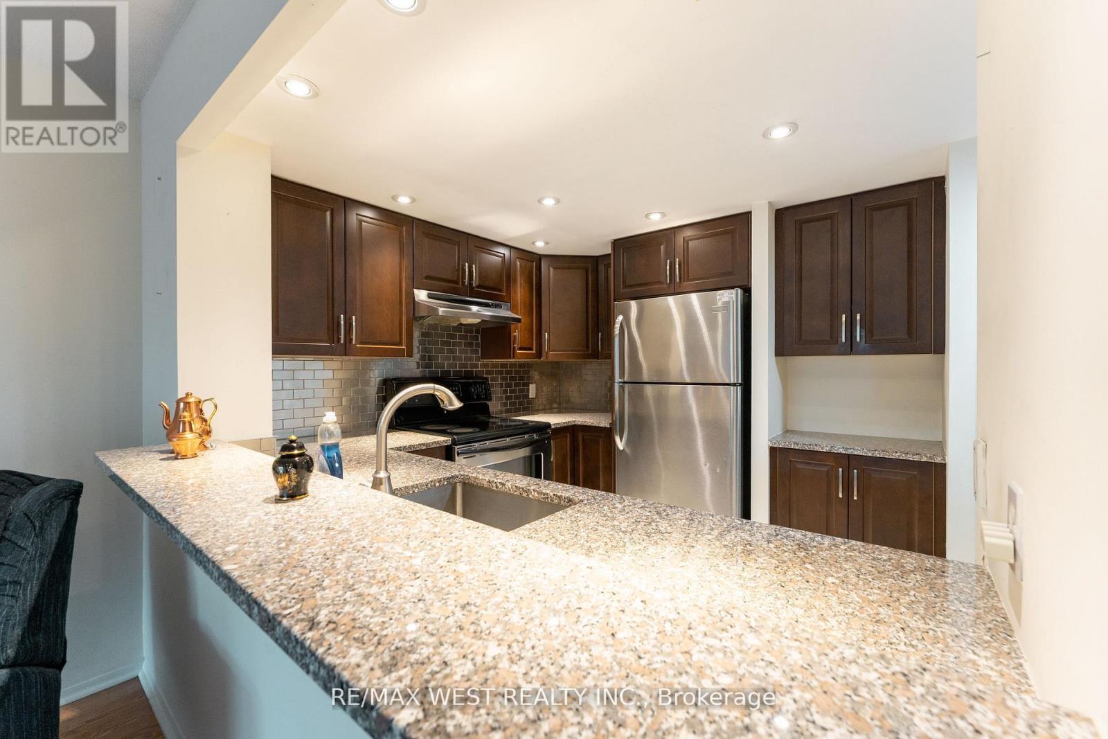 205 - 725 King Street W, Toronto, Ontario  M5V 2W9 - Photo 16 - C12834772