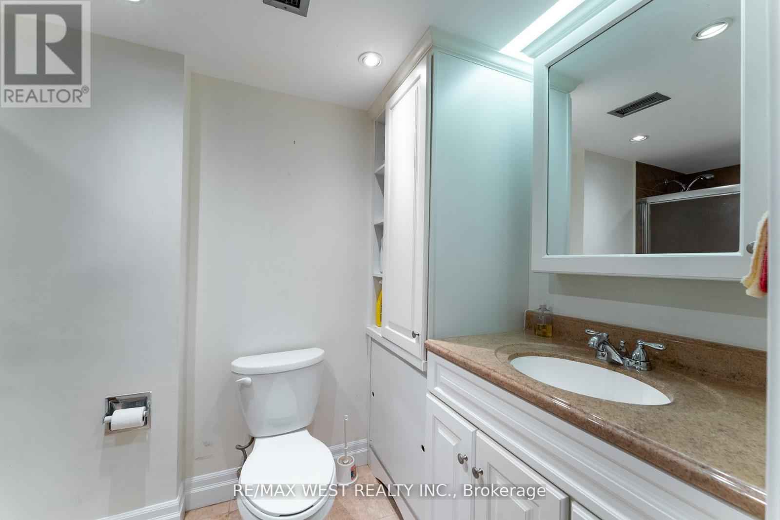 205 - 725 King Street W, Toronto, Ontario  M5V 2W9 - Photo 9 - C12834772