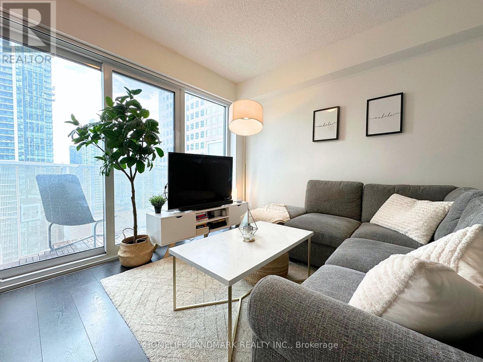 1606 - 88 Harbour Street, Toronto, Ontario  M5J 0C3 - Photo 2 - C12834798