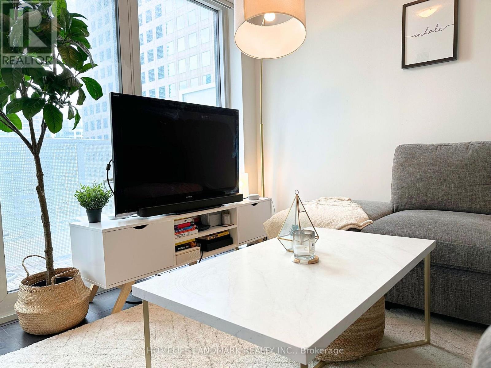 1606 - 88 Harbour Street, Toronto, Ontario  M5J 0C3 - Photo 3 - C12834798