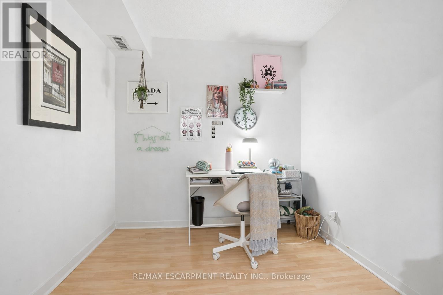 208 - 76 Shuter Street, Toronto, Ontario  M5B 1B4 - Photo 6 - C12834870