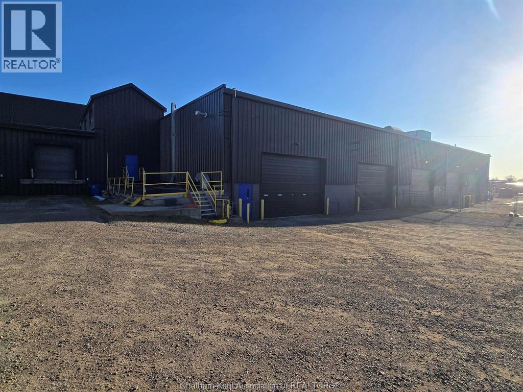 MLS# 26003913: 20 CURRIE STREET, Chatham, Canada