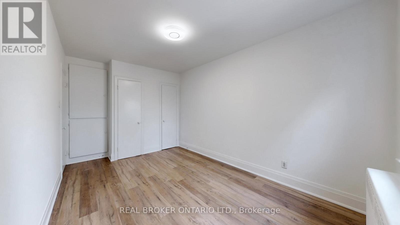 Upper - 451 Donlands Avenue, Toronto, Ontario  M4J 3S4 - Photo 14 - E12834784