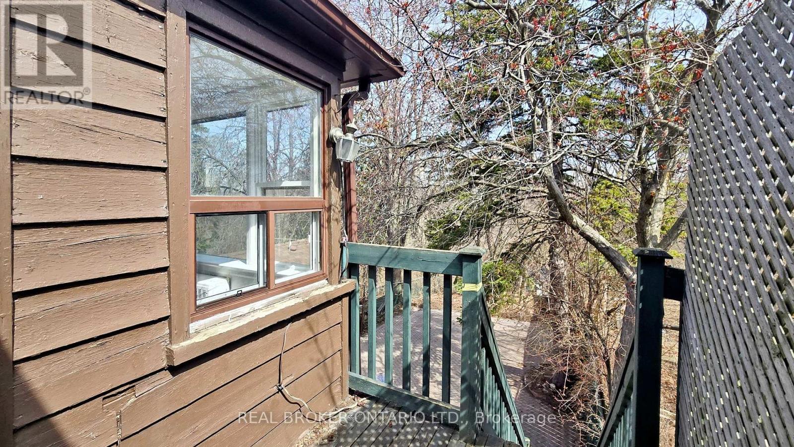 Upper - 451 Donlands Avenue, Toronto, Ontario  M4J 3S4 - Photo 16 - E12834784