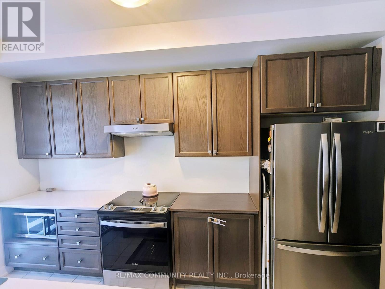 8 Deer Ridge Crescent, Whitby, Ontario  L1P 0P3 - Photo 11 - E12834788