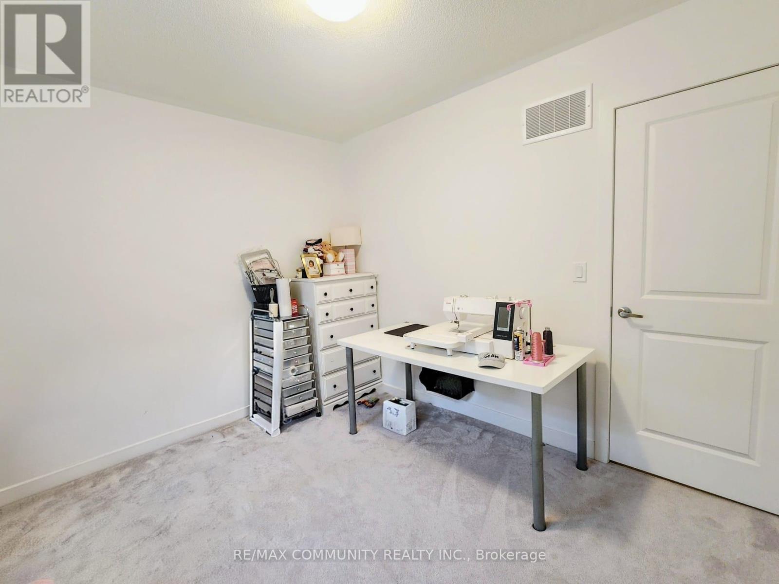 8 Deer Ridge Crescent, Whitby, Ontario  L1P 0P3 - Photo 17 - E12834788