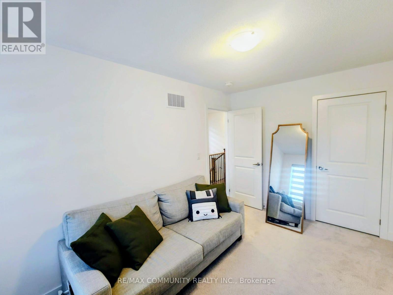 8 Deer Ridge Crescent, Whitby, Ontario  L1P 0P3 - Photo 19 - E12834788