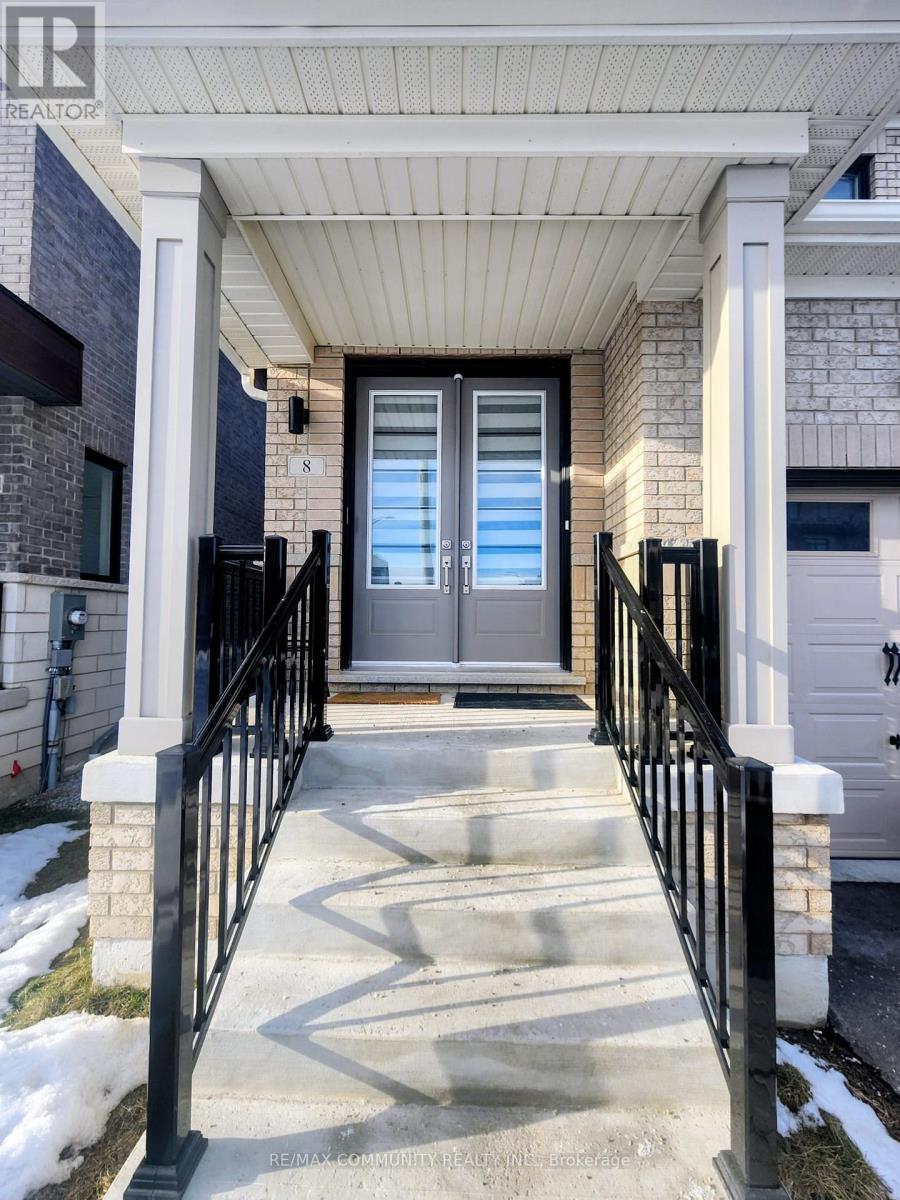 8 Deer Ridge Crescent, Whitby, Ontario  L1P 0P3 - Photo 4 - E12834788