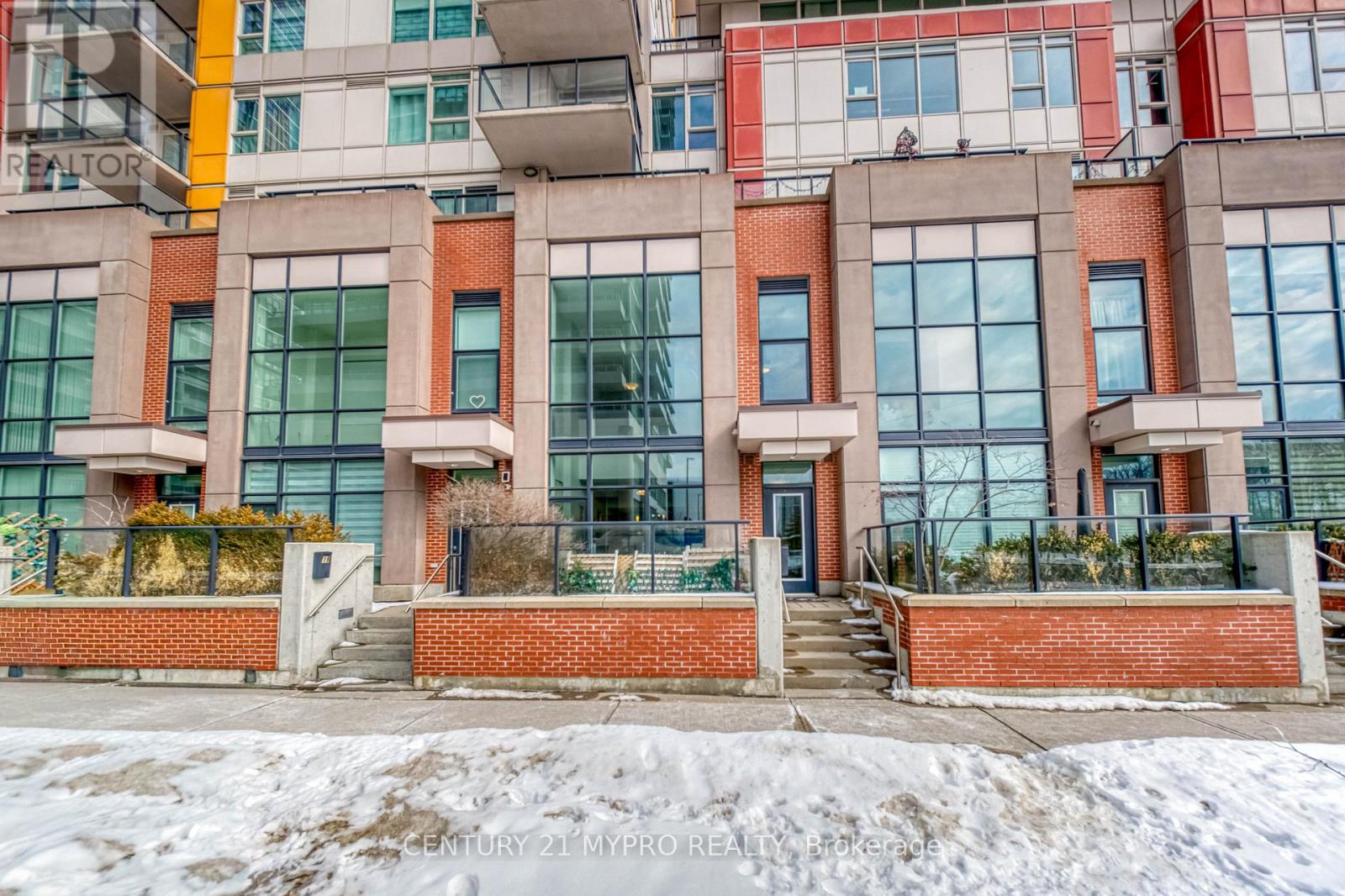 17 Town Centre Court, Toronto, Ontario  M1P 0B3 - Photo 2 - E12834834