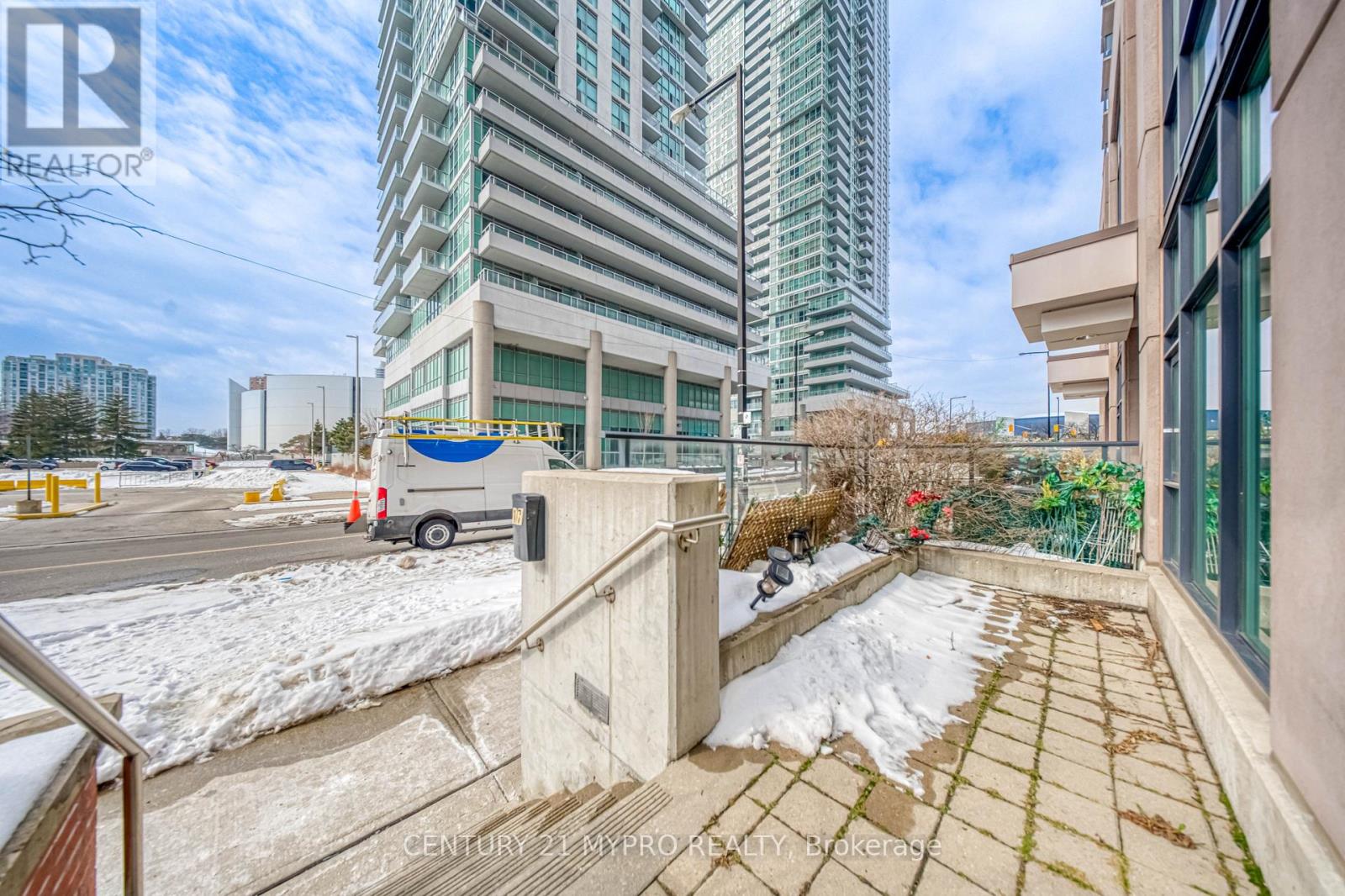 17 Town Centre Court, Toronto, Ontario  M1P 0B3 - Photo 3 - E12834834