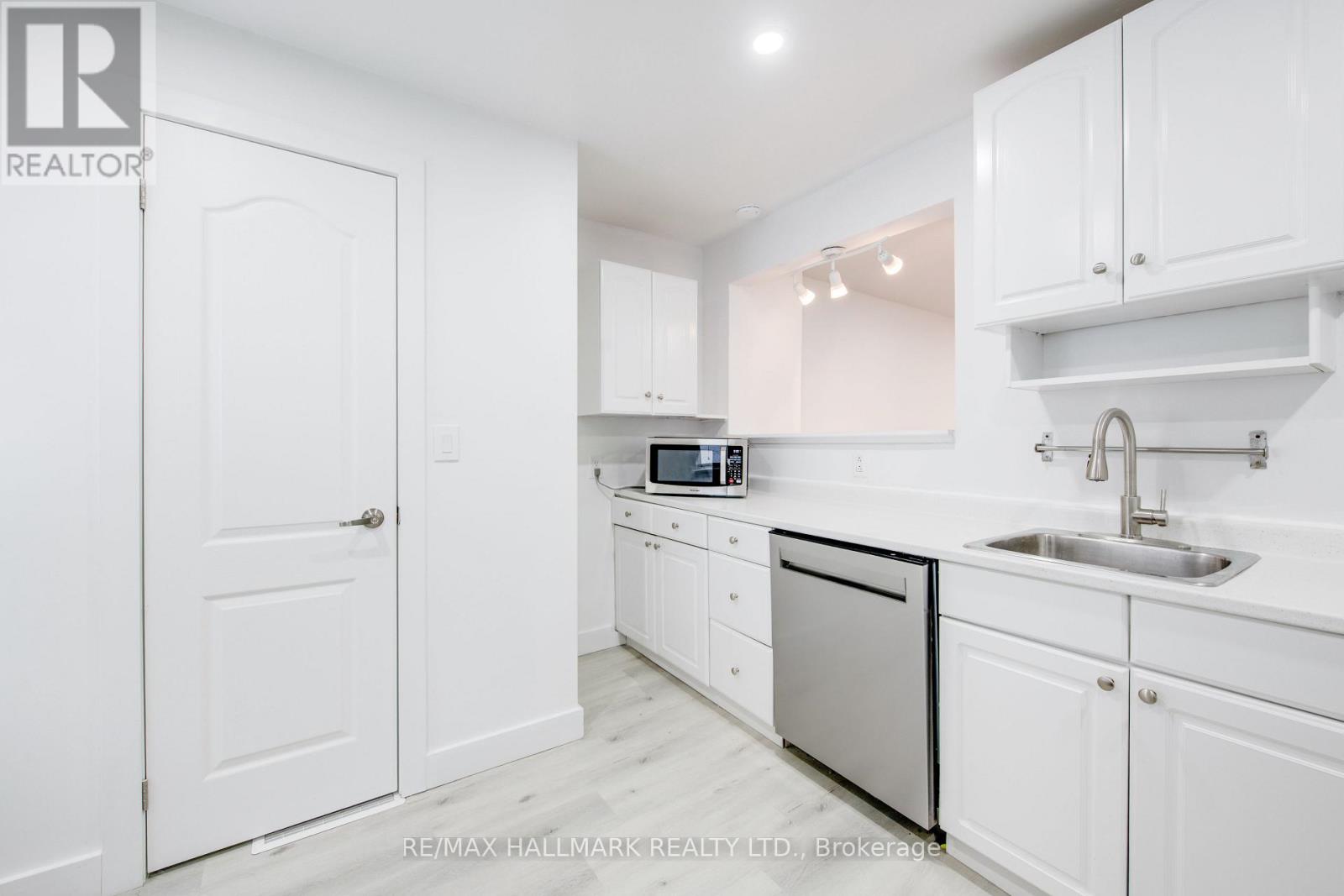 106 Willow Avenue, Toronto, Ontario  M4E 3K3 - Photo 10 - E12834846