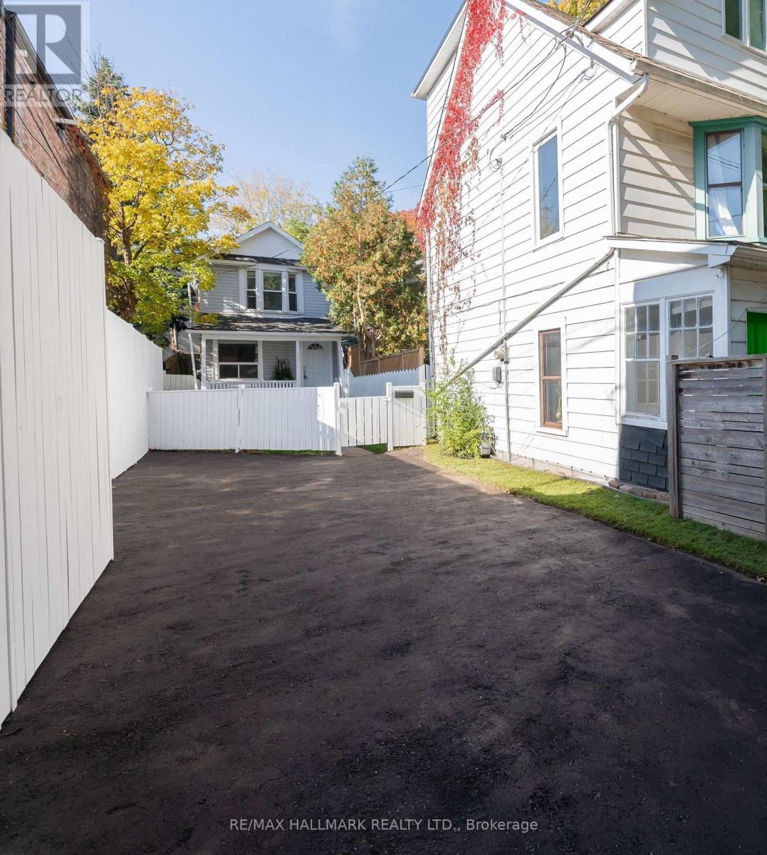 106 Willow Avenue, Toronto, Ontario  M4E 3K3 - Photo 3 - E12834846