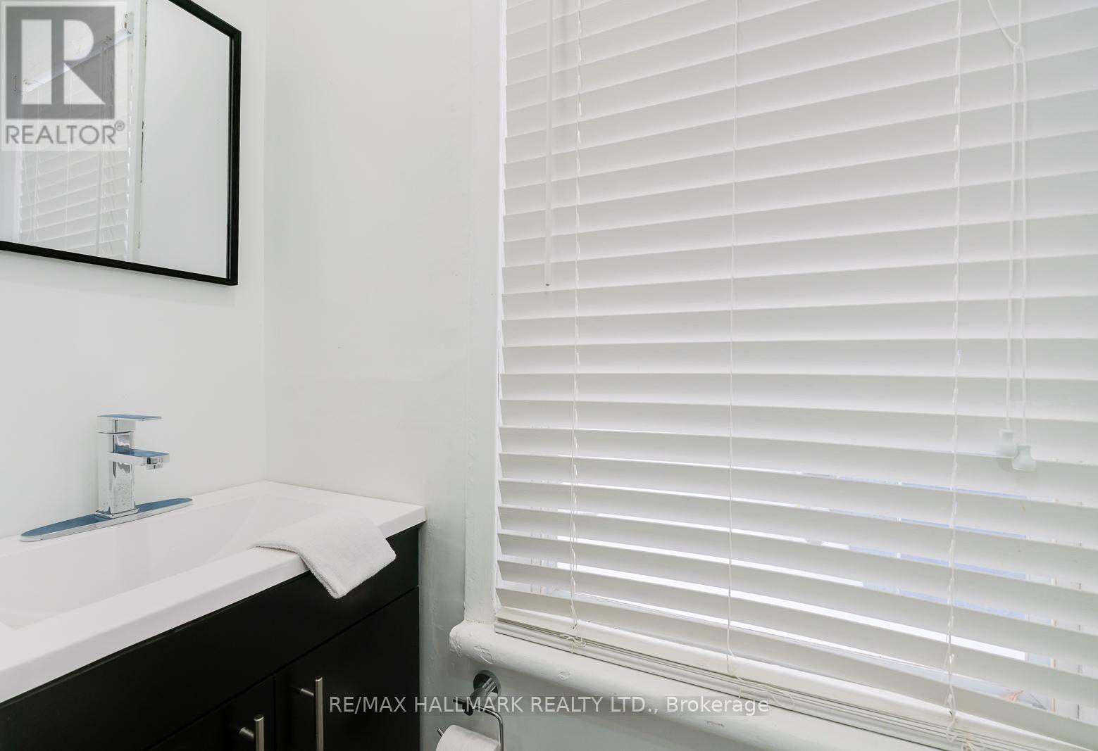 106 Willow Avenue, Toronto, Ontario  M4E 3K3 - Photo 15 - E12834848