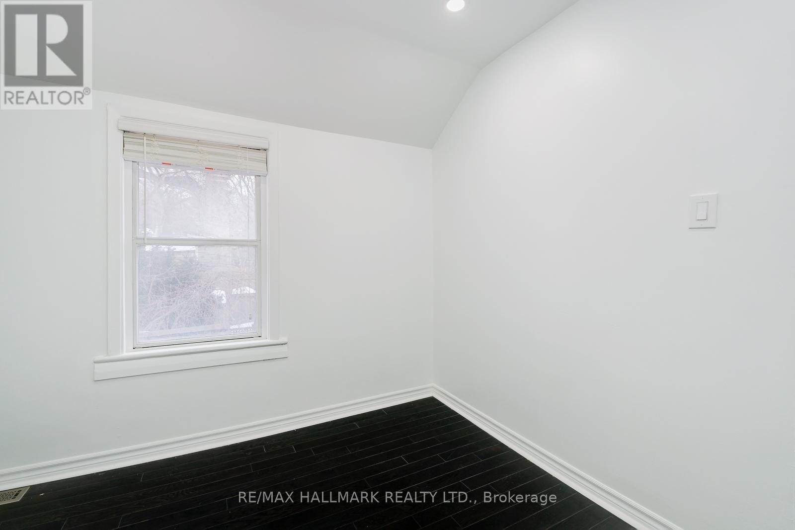 106 Willow Avenue, Toronto, Ontario  M4E 3K3 - Photo 23 - E12834848