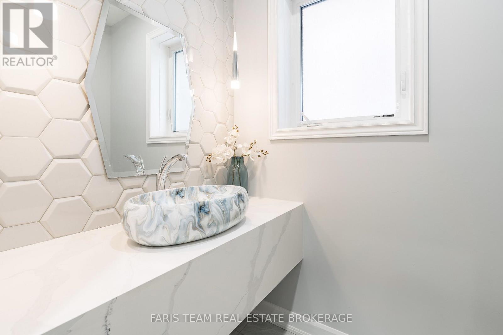 944 Larter Street, Innisfil, Ontario  L9S 0N4 - Photo 20 - N12834682