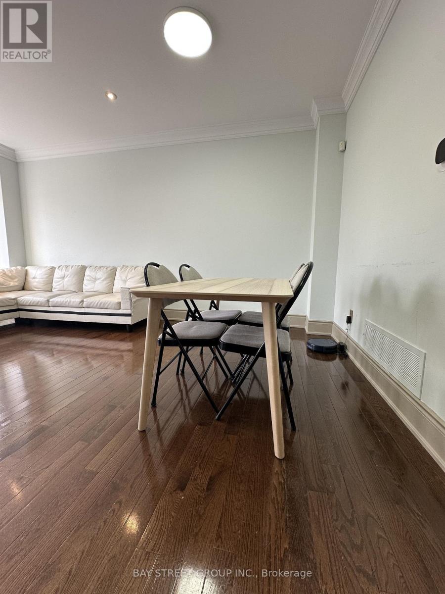 97 Zokol Drive, Aurora, Ontario  L4G 0B9 - Photo 13 - N12834702