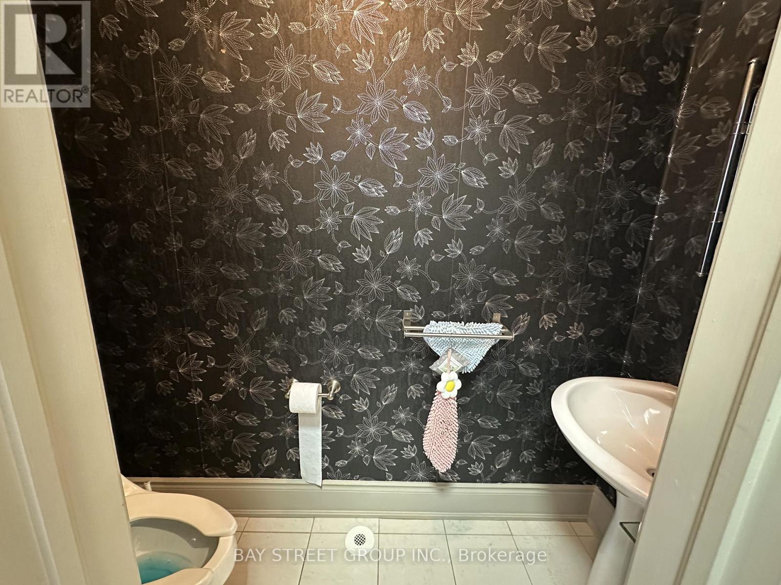 97 Zokol Drive, Aurora, Ontario  L4G 0B9 - Photo 15 - N12834702