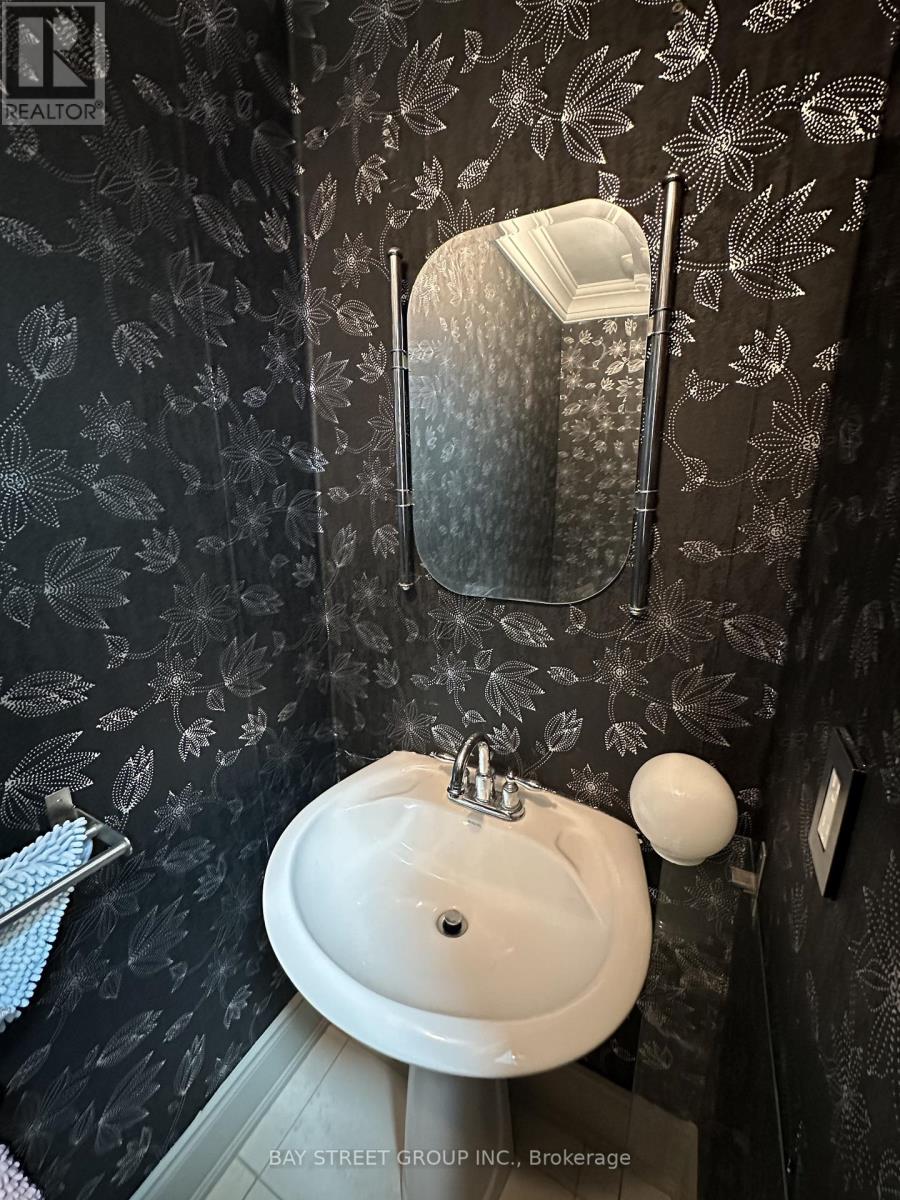 97 Zokol Drive, Aurora, Ontario  L4G 0B9 - Photo 16 - N12834702