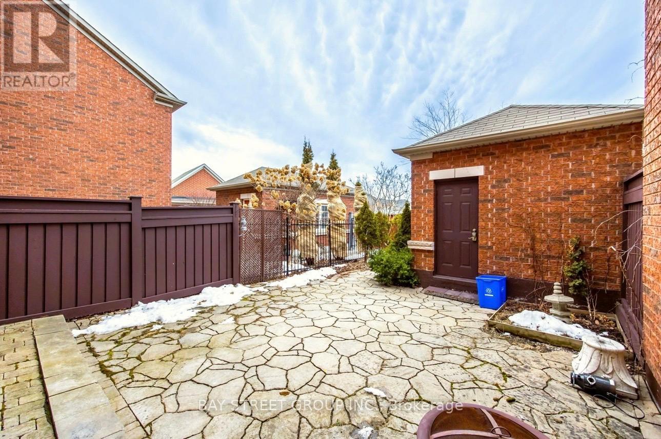 97 Zokol Drive, Aurora, Ontario  L4G 0B9 - Photo 2 - N12834702