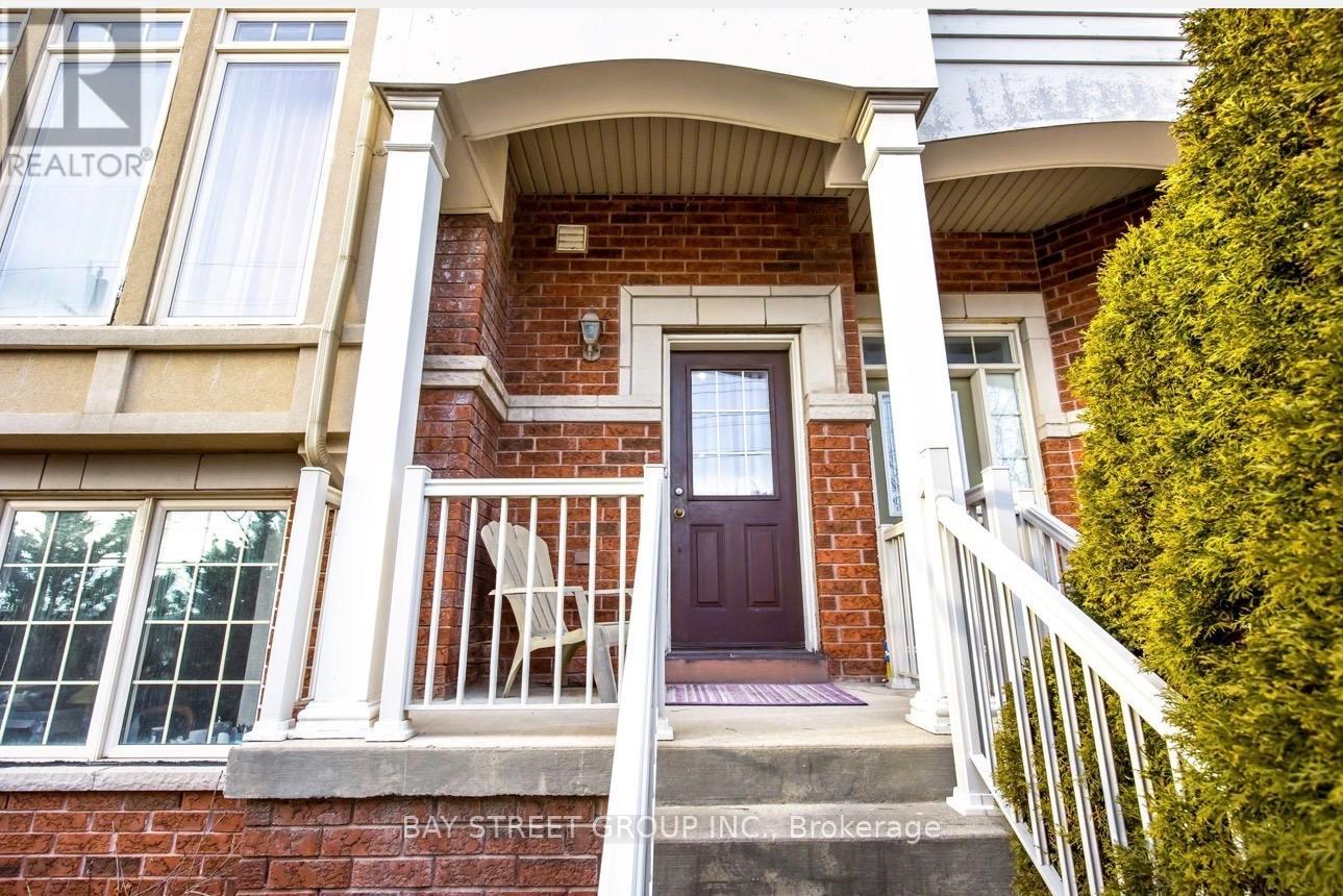 97 Zokol Drive, Aurora, Ontario  L4G 0B9 - Photo 3 - N12834702